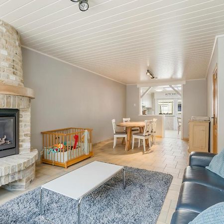 קנוקה-הייסט Lichtrijk, Charmant Rijtjeshuis Met 3 Slaapkamers מראה חיצוני תמונה